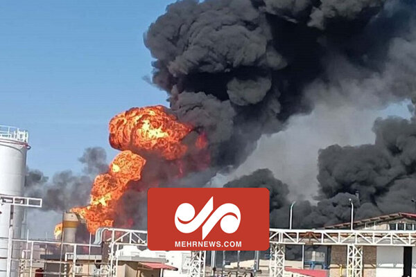 فیلم لحظه انفجار مخازن در پالایشگاه هیدروکربن بیرجند فیلم لحظه انفجار مخازن در پالایشگاه هیدروکربن بیرجند