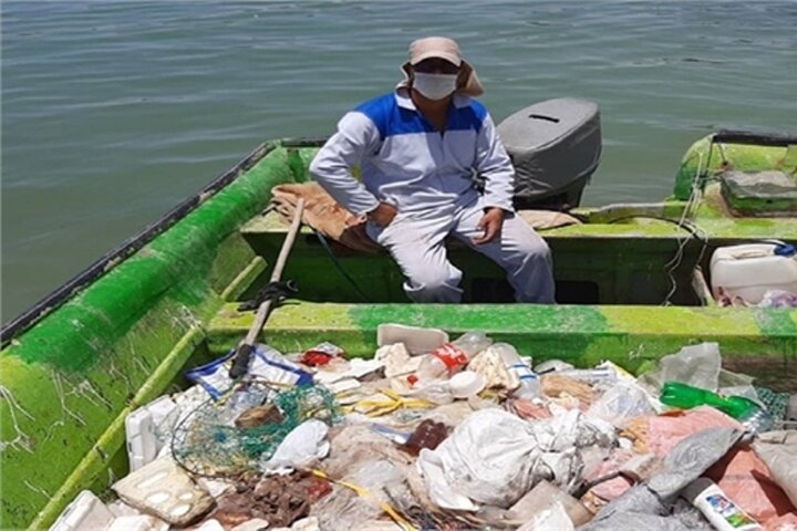 طرح پاک‌سازی خور بندر دیلم اجرا شد