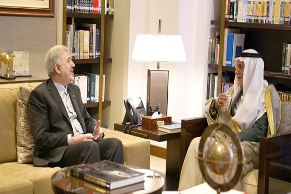 السفير الإيراني لدى السعودية يلتقي تركي الفيصل
