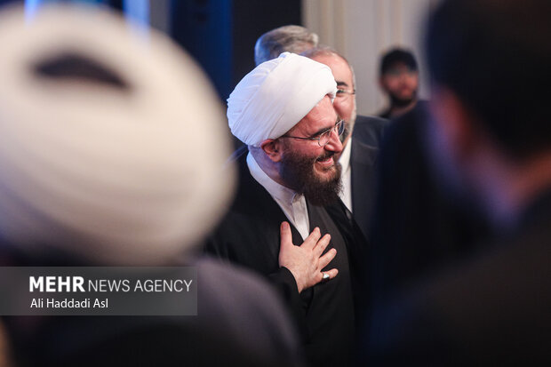حجت الاسلام محمد جواد علی اکبری امام جماعت موقت تهران در نخستین کنگره ملی فعالین خواهر کانون های فرهنگی هنری مساجد حضور دارد