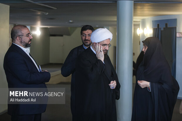 حجت الاسلام محمد جواد علی اکبری امام جماعت موقت تهران در نخستین کنگره ملی فعالین خواهر کانون های فرهنگی هنری مساجد حضور دارد
