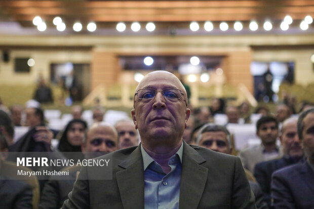 محمد علی زلفی گل وزیر علوم ،تحقیقات و فناوری در جشنواره ی تجلیل از پژوهشگران, فناوران و نوآوران برگزیده کشور حضور دارد