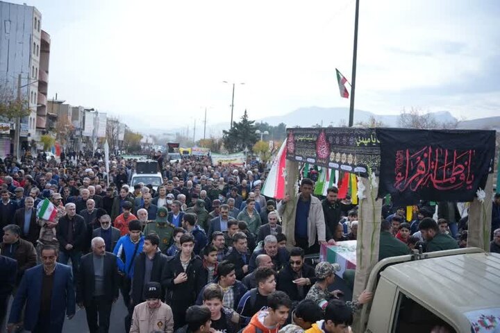 کاروان شهدای گمنام به دورود و الیگودرز رسید