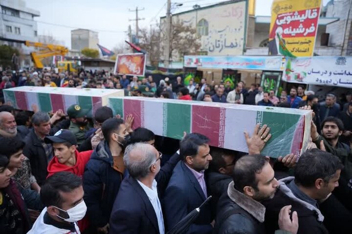 کاروان شهدای گمنام به دورود و الیگودرز رسید