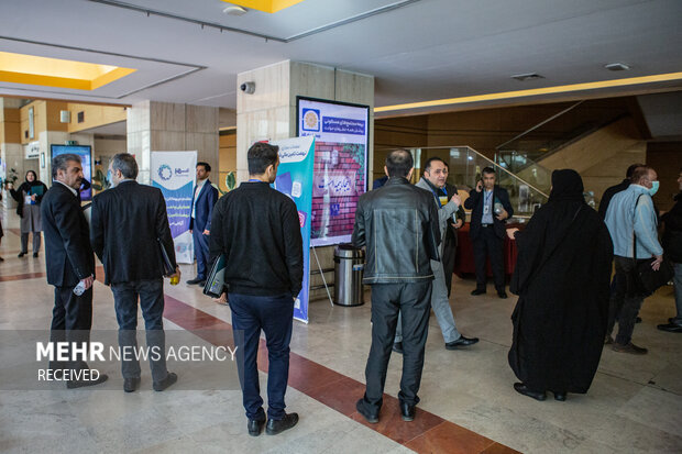 نخستین روز همایش و نمایشگاه نهضت تامین مالی شهر در محل سالن همایش های برج میلاد برگزار شد