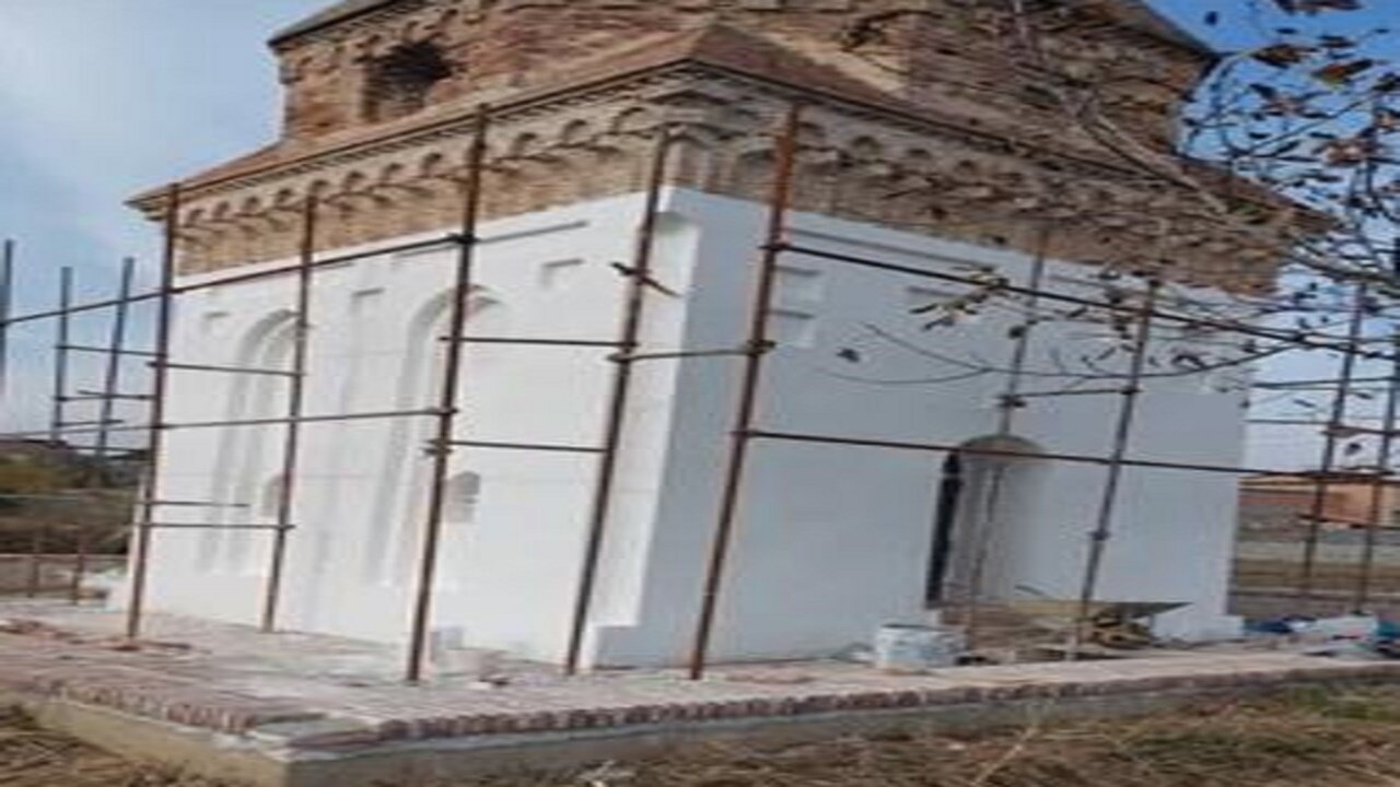 بنای تاریخی شاطرگنبد در حال مرمت است
