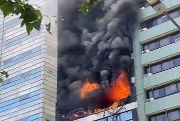 آتش سوزی ساختمان ۸ طبقه در ساری