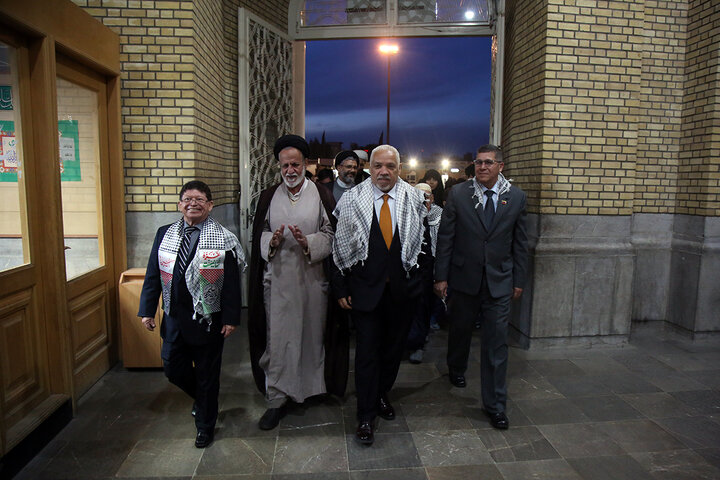 سفرای ۴ کشور آمریکای جنوبی در حرم بانوی کرامت حضور یافتند تصاویر