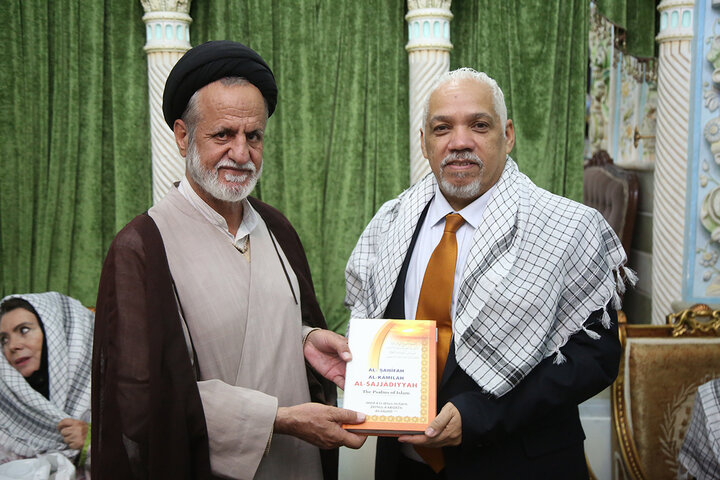 سفرای ۴ کشور آمریکای جنوبی در حرم بانوی کرامت حضور یافتند تصاویر