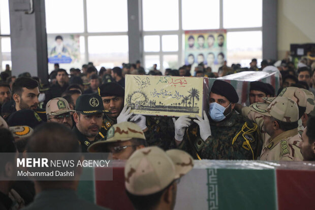 استقبال از 9 شهید گمنام در فرودگاه اردبیل