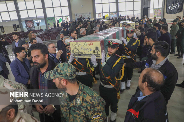 استقبال از 9 شهید گمنام در فرودگاه اردبیل