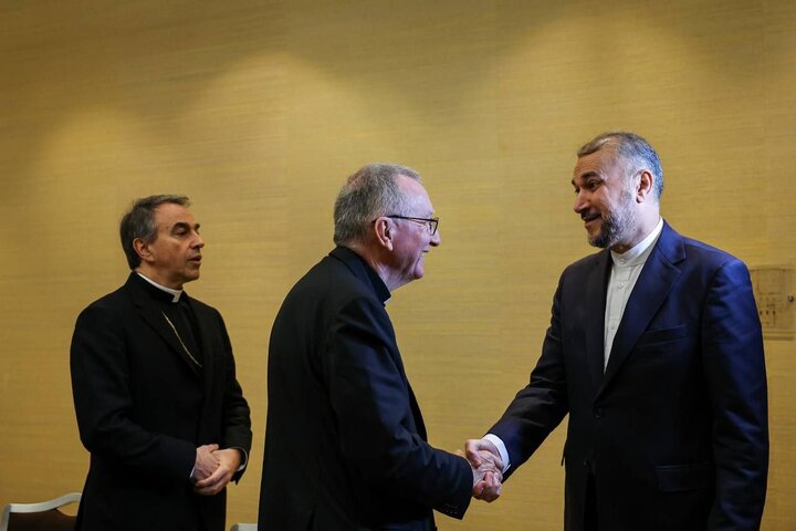 عبد اللهيان يلتقي رئيس وزراء الفاتيكان