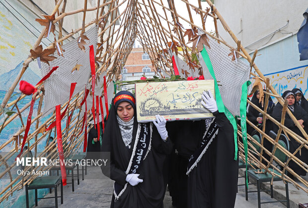 تشییع پیکر شهید گمنام در مدرسه شاهد دختران در گرگان