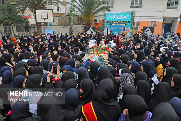 تشییع پیکر شهید گمنام در مدرسه شاهد دختران در گرگان