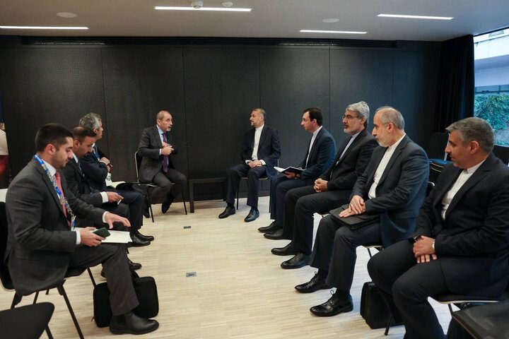 Iran FM meets Jordanian counterpart, Vatican PM in Geneva