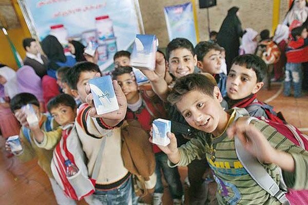 مناطق محروم ایستگاه اول توزیع شیر دانش آموزی