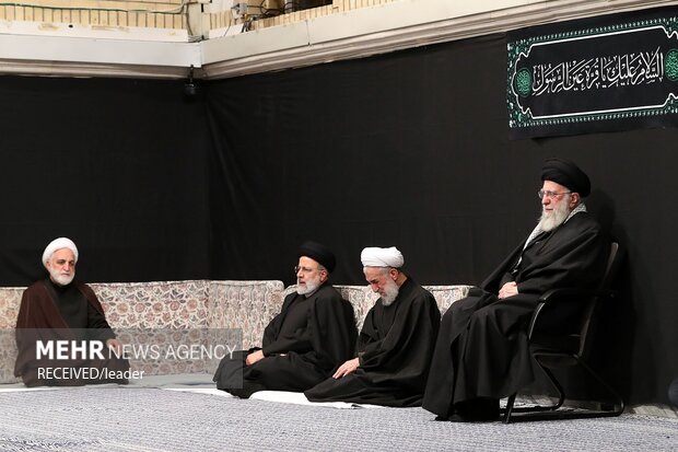 Ayetullah Hamanei'nin huzurunda matem töreni  Ayetullah Hamanei'nin huzurunda matem töreni