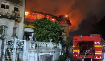 وقوع آتش سوزی در هتل تاریخی بندر ایران انزلی/ حریق ۹۰ درصد مهار شده است