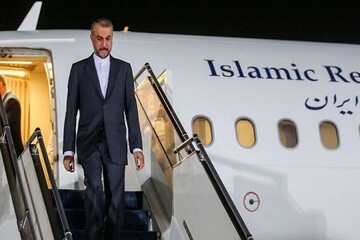 وزير الخارجية الايراني يعود الى طهران في ختام زيارته لجنيف