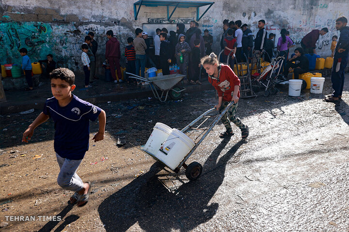 Diseases spread in Gaza amid health system collapse, Israeli strikes