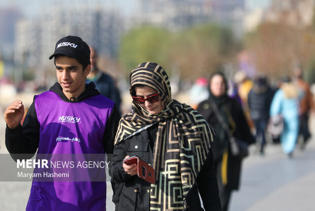 دومین رویداد هم مسیر با اوتیسم صبح جمعه ۲۴ آذر ۱۴۰۲ با موضوع چالش های بزرگسالی اوتیسم  در کنار دریاچه خلیج فارس چیتگر برگزار شد. در این رویداد حدود ۲۵۰ بزرگسال اوتیسم با طیف خفیف با همراهی خانواده هایشان حضور داشتند