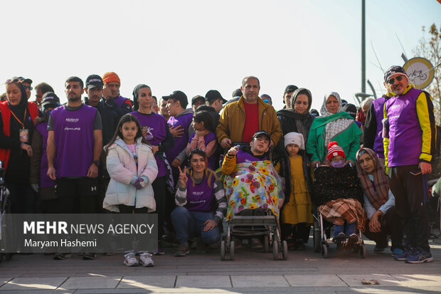 دومین رویداد هم مسیر با اوتیسم صبح جمعه ۲۴ آذر ۱۴۰۲ با موضوع چالش های بزرگسالی اوتیسم  در کنار دریاچه خلیج فارس چیتگر برگزار شد. در این رویداد حدود ۲۵۰ بزرگسال اوتیسم با طیف خفیف با همراهی خانواده هایشان حضور داشتند