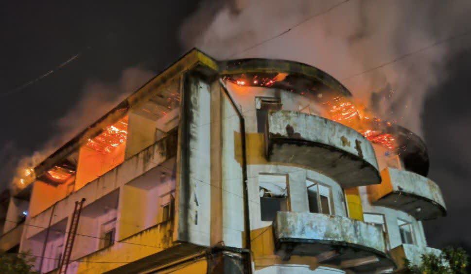 آتش سوزی هتل تاریخی ایران در انزلی مهار شد