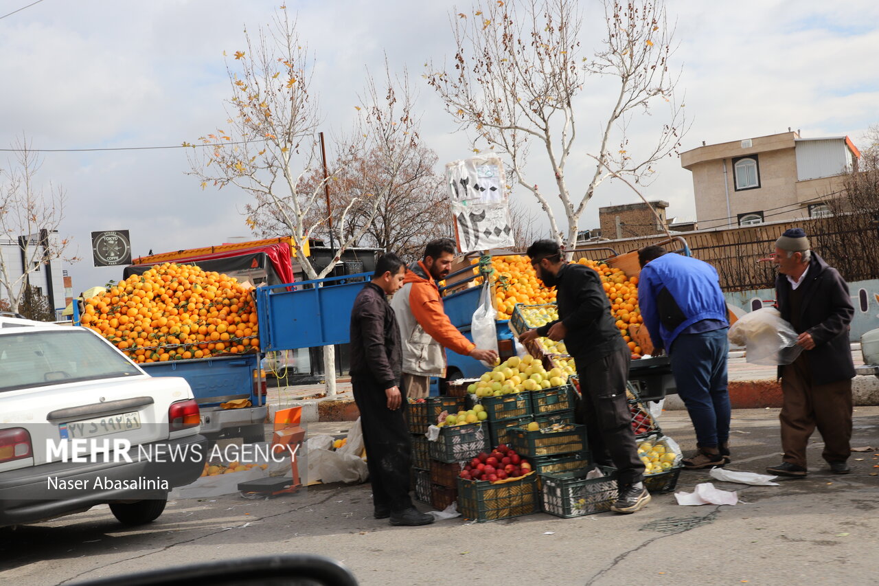 ضرورت جایابی مناسب برای دست‌فروشان و وانت‌بارها در همدان