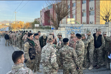 Irak'ta güvenlik güçleri ve iç göçmenler sandık başında