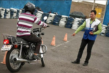 بیش از ۹ هزار متقاضی از تهران در انتظار نوبت‌ گواهینامه یک روزه موتورسیکلت