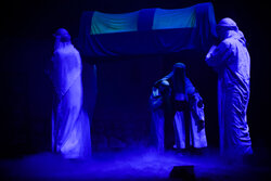 اجرای نمایش «سوزنبان» به مناسبت دهه فاطمیه در اراک