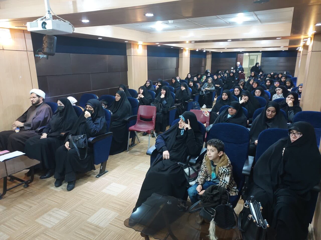 مبلغین با زبان هنر کلام و رفتار حضرت زهرا (س) را بازگو کنند