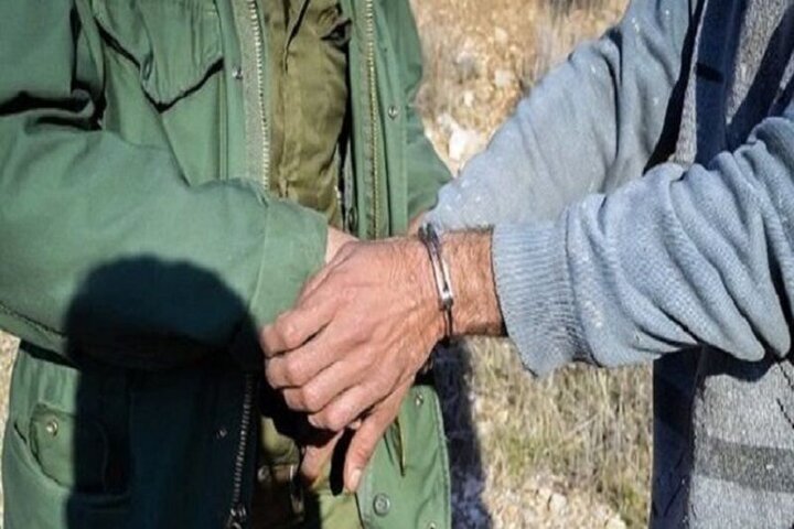 دستگیری متخلف زنده گیری پرندگان شکاری در صالح آباد