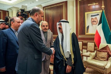 Iran's foreign minister meets new emir of Kuwait