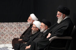 Leader attends mourning ceremony of Hazrat Zahra (SA)