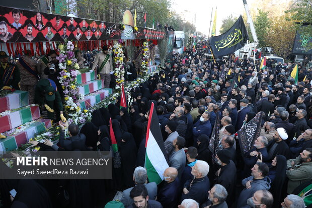 برگزاری مراسم تشییع پیکر ۱۱۰ شهید گمنام در تهران 