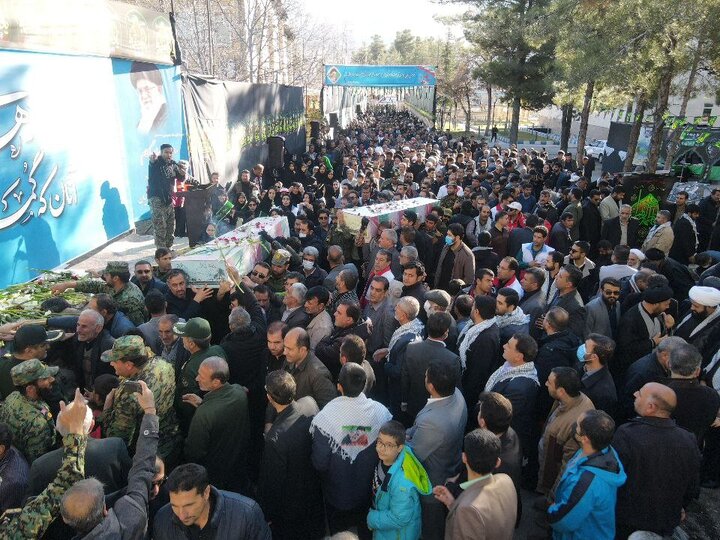 آیین تشییع ۳ شهید گمنام در شهر یاسوج آغاز شد/ مردم همه آمدند