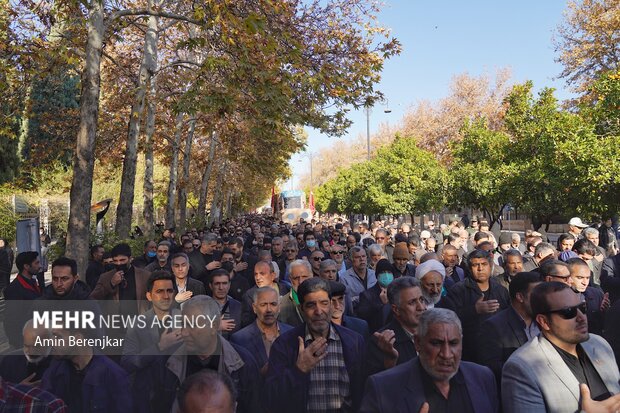 تشییع پیکر پاک ۱۲ شهید گمنام هشت سال دفاع مقدس در شیراز
