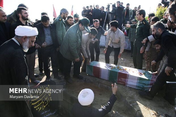تشییع و خاکسپاری شهید گمنام در بجنورد