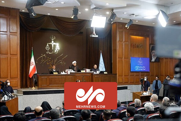 تذکر فرزند شهید صیاد شیرازی در نخستین جلسه دادگاه منافقین تذکر فرزند شهید صیاد شیرازی در نخستین جلسه دادگاه منافقین