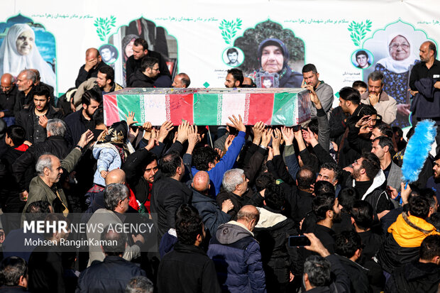 تہران میں 110 گمنام شہیدوں کی تشییع جنازہ، لاکھوں کی شرکت
