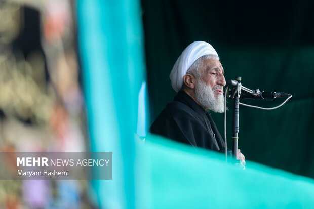 مراسم عزاداری شهادت حضرت زهرا (س) بعدازظهر یکشنبه ۲۶ آذر ۱۴۰۲ در میدان جهاد تهران برگزار شد