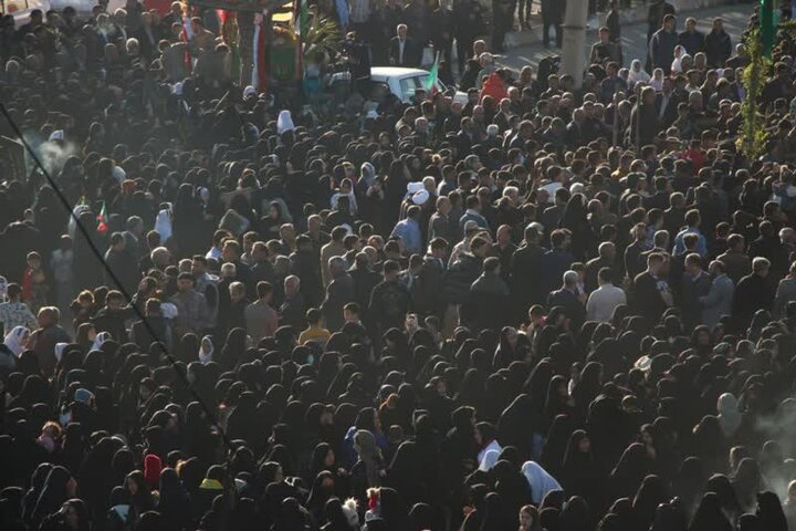تشییع باشکوه شهدای گمنام/لالههای فاطمی در خاک لرستان آرام گرفتند تشییع باشکوه شهدای گمنام/لالههای فاطمی در خاک لرستان آرام گرفتند