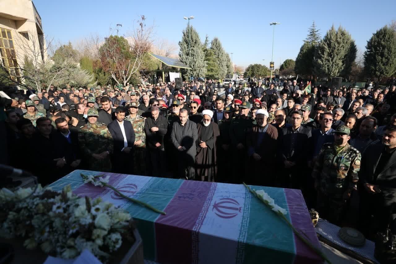 پیکر یک شهید گمنام در استانداری کرمانشاه تشییع و تدفین شد