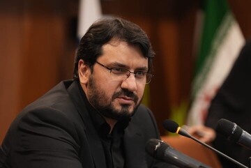 وزير الطرق الإيراني: توقيع عقد إنشاء سكة حديد رشت-أستارا قريبا