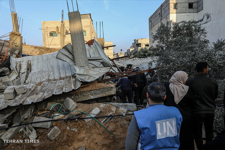 Israeli attacks continue as calls for a ceasefire in Gaza grow