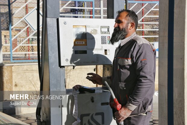 فعالیت پمپ بنزین های سطح شهر خرم‌آباد