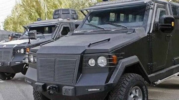 قائد الوحدات الخاصة في الشرطة الإيرانية يعلن عن إنتاج سلاح ليزر جديد