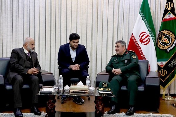 رئيس الجامعة العليا للدفاع الوطني بسلطنة عمان يلتقي مع مساعد وزير الدفاع في طهران