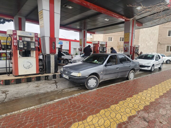 پمپ‌های بنزین مرکزی شهر بجنورد فعال است